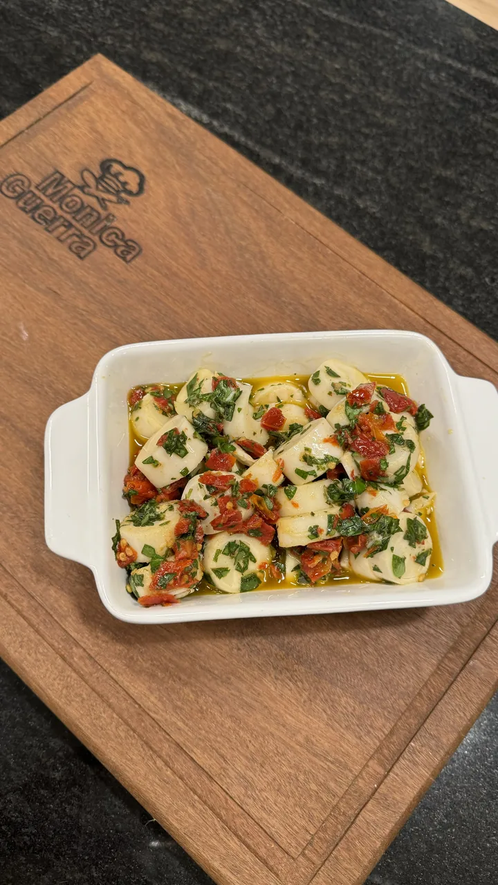 Palmito pupunha com tomate seco e salsinha